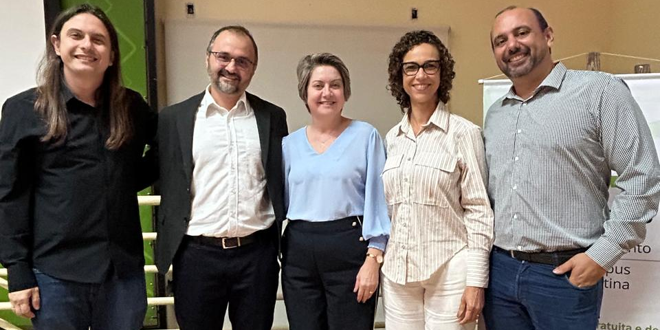 Foto dos novos gestores do Campus Colatina com a reitora